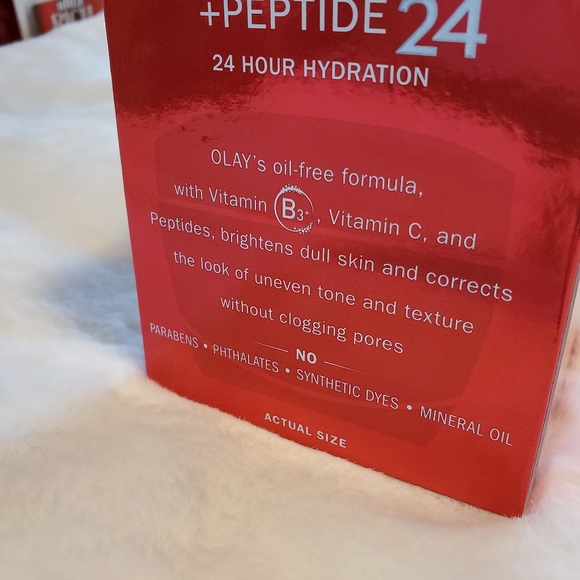 Olay Regenerist Vitamin C + peptide 24 - Picture 2 of 2